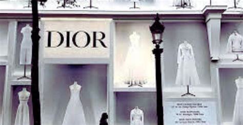 christian Dior finance paris